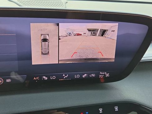 Certified 2025 Buick Enclave Preferred FWD image 16