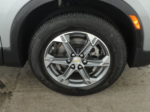 Used 2023 Chevrolet Blazer LT w/ Convenience Package FWD image 5
