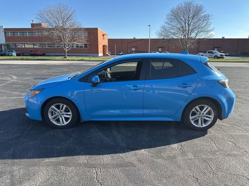 Used 2021 Toyota Corolla SE w/ SE Preferred Package image 4