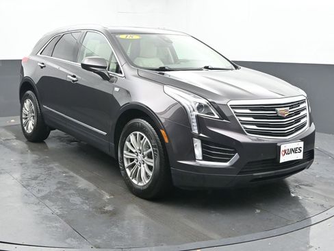 Used 2018 Cadillac XT5 Luxury w/ Driver Awareness Package image 3