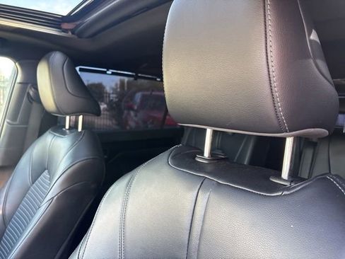 Used 2022 Toyota Highlander XSE AWD/4WD image 9
