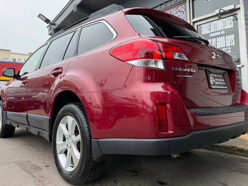 Used 2014 Subaru Outback 3.6R Limited AWD/4WD image 5