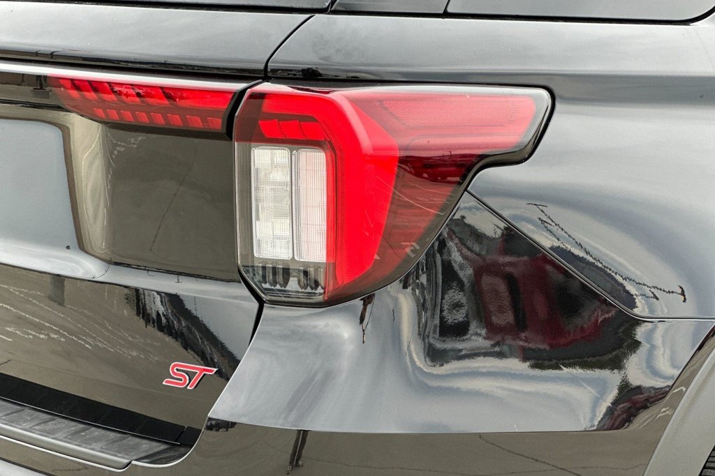 Used 2025 Ford Explorer ST-Line w/ Premium Package RWD image 42