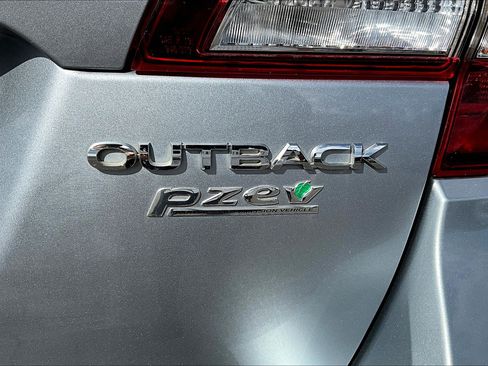 Used 2016 Subaru Outback 2.5i Premium image 29