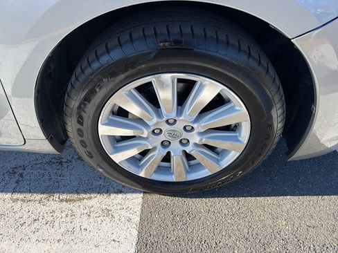 Used 2017 Toyota Sienna LE image 11