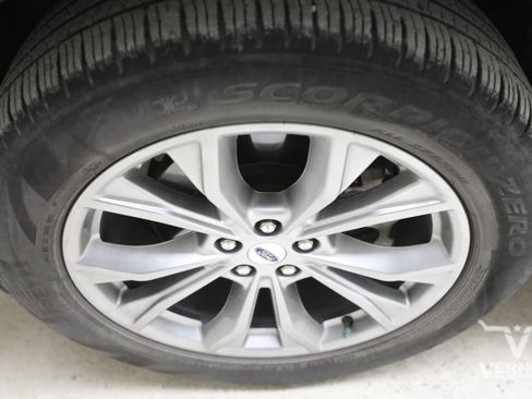 Used 2022 Ford Explorer XLT w/ Equipment Group 202A RWD image 10
