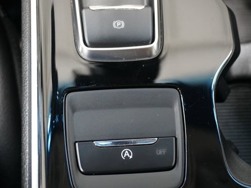 Used 2020 Ford Edge SEL w/ Convenience Package image 18