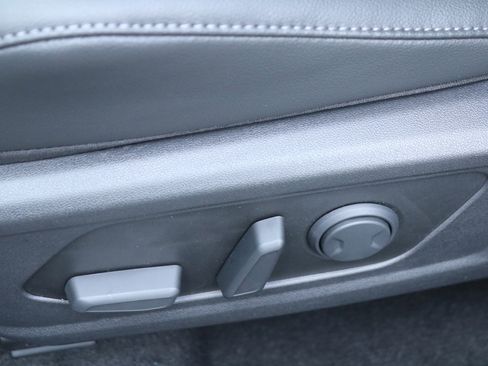 New 2025 Hyundai Elantra Limited image 14