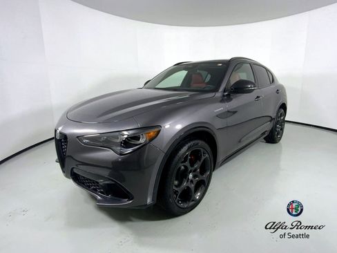 New 2025 Alfa Romeo Stelvio Sprint image 1