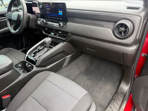 Used 2025 Chevrolet Colorado Trail Boss AWD/4WD image 11