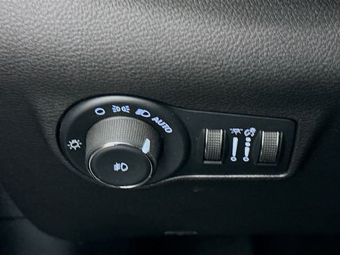 Used 2025 Jeep Compass Limited AWD/4WD image 17