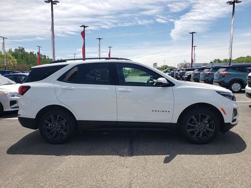 Used 2024 Chevrolet Equinox RS AWD/4WD image 2