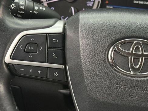 Used 2022 Toyota Highlander Limited FWD image 15