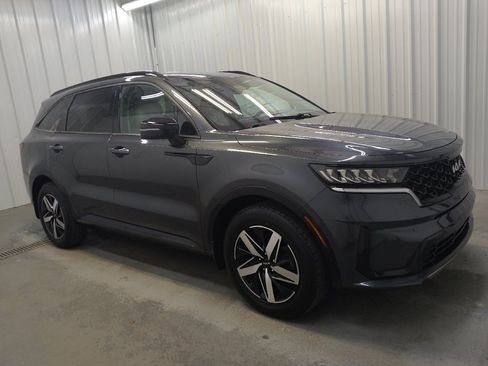 Used 2022 Kia Sorento S FWD image 11