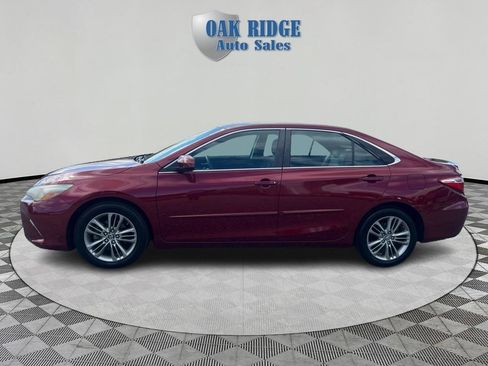 Used 2016 Toyota Camry SE FWD image 8