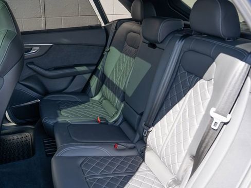 Used 2024 Audi SQ8 Prestige image 18