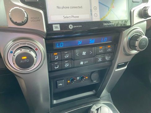 Used 2021 Toyota 4Runner Limited AWD/4WD image 22