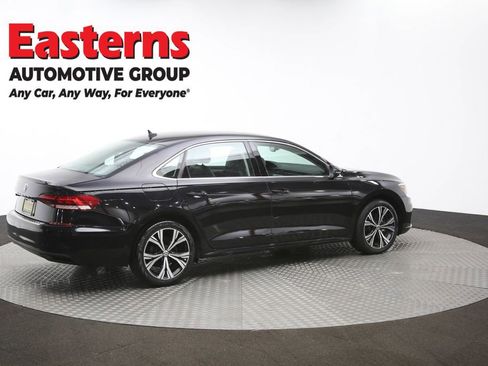 Used 2022 Volkswagen Passat 2.0T SE image 42