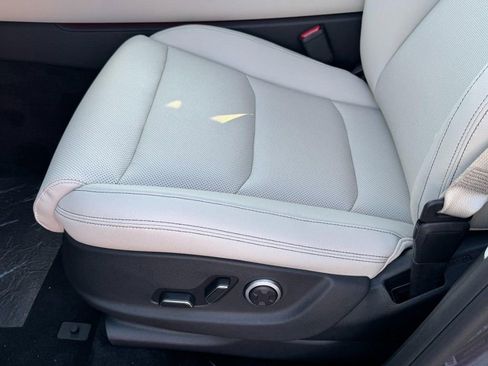 New 2026 Genesis GV70 2.5T Select image 10