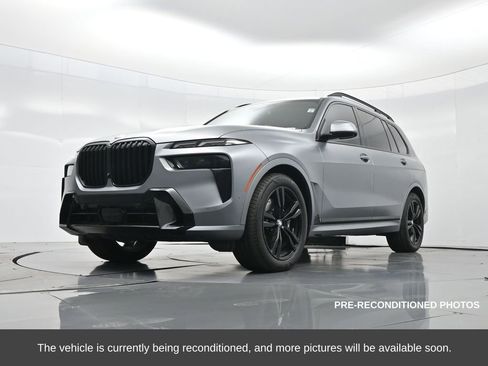 Used 2023 BMW X7 xDrive40i w/ Executive Package image 48