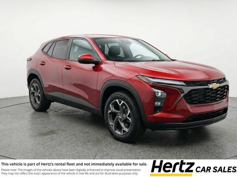 Used 2025 Chevrolet Trax LT FWD image 1