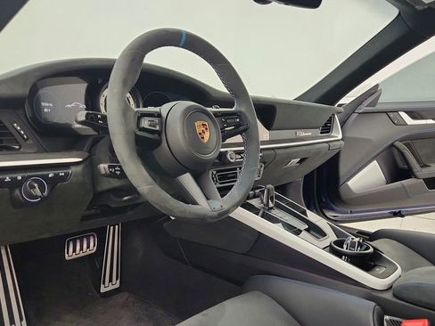 Used 2024 Porsche 911 Dakar image 32