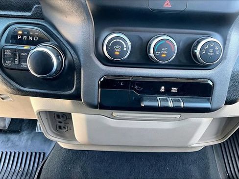 Used 2019 RAM 1500 Big Horn AWD/4WD image 17