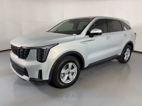 New 2026 Kia Sorento LX image 4