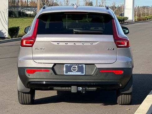 New 2026 Volvo XC40 B5 Plus w/ Protection Package Premier image 4