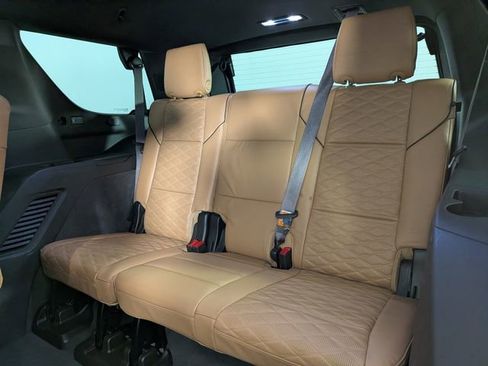 Used 2021 Cadillac Escalade Premium Luxury AWD/4WD image 27
