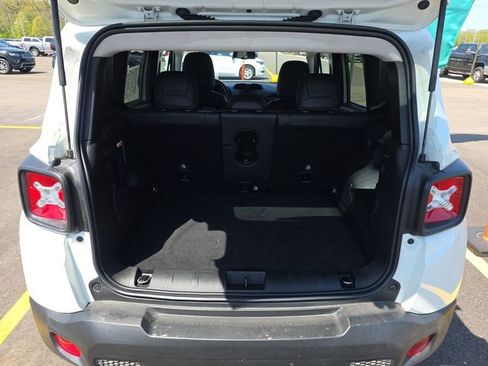 Used 2022 Jeep Renegade Limited AWD/4WD image 21