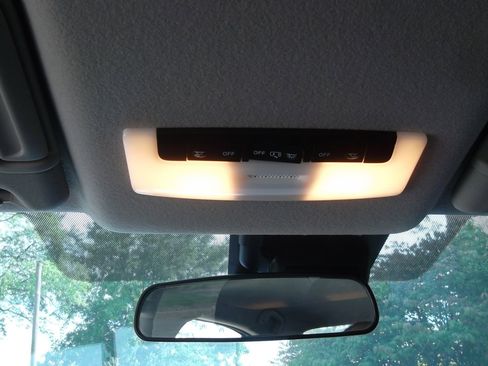 Used 2025 Nissan Versa SV image 13