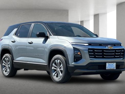 New 2026 Chevrolet Equinox LT w/ Convenience Package II FWD image 2
