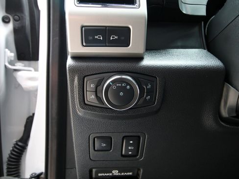 Used 2020 Ford F250 Lariat w/ Lariat Ultimate Package AWD/4WD image 26