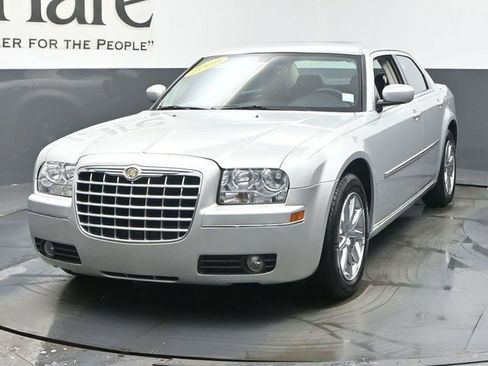 Used 2009 Chrysler 300 Touring image 7