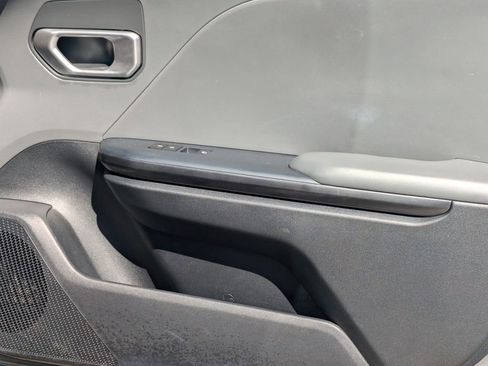 Used 2025 Kia K4 LXS image 32