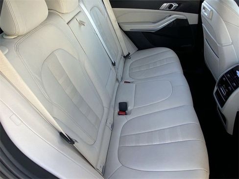 Used 2022 BMW X5 xDrive40i w/ Luxury Seating Package image 14