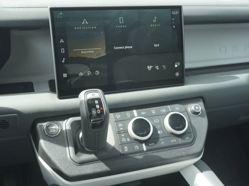 New 2025 Land Rover Defender 110 S image 15