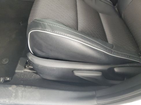 Used 2015 Toyota Corolla LE image 28