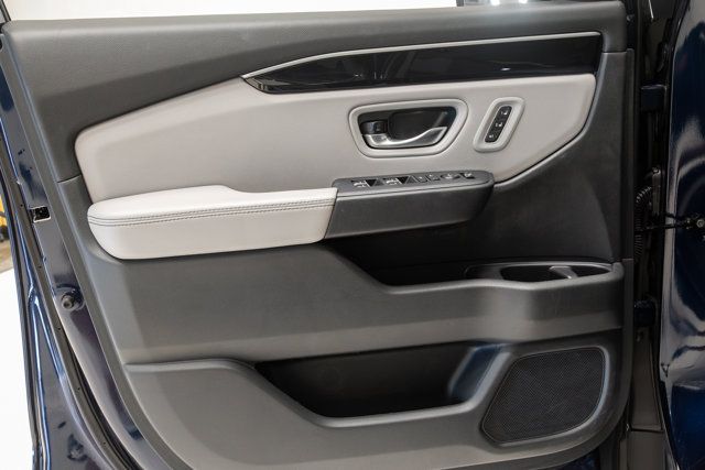 Used 2025 Honda Pilot Touring image 8