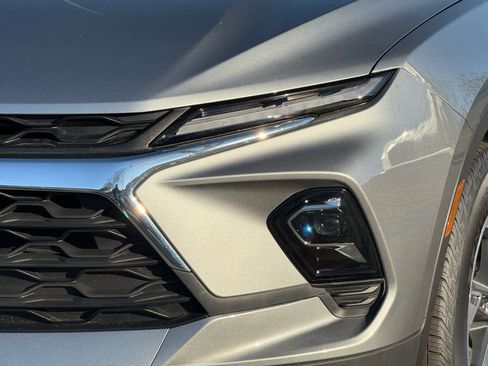 Used 2025 Chevrolet Blazer LT image 11