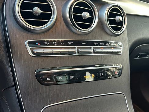Used 2020 Mercedes-Benz GLC 300 image 35