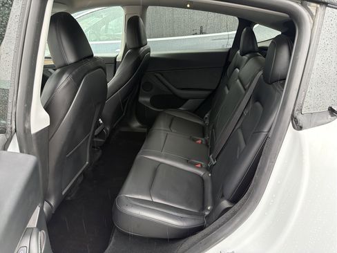 Used 2023 Tesla Model Y Long Range image 4