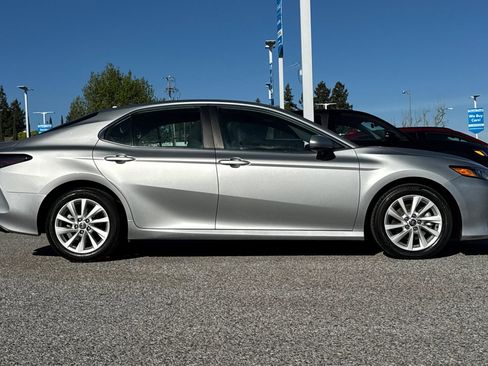 Used 2024 Toyota Camry LE image 7