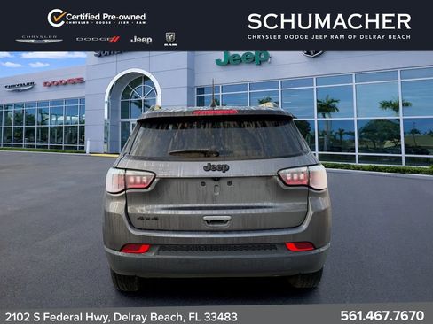 Used 2024 Jeep Compass Latitude w/ Convenience Group AWD/4WD image 6