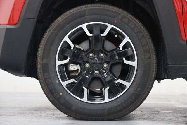 Used 2023 Jeep Renegade Trailhawk w/ Trailhawk Elite Group AWD/4WD image 9