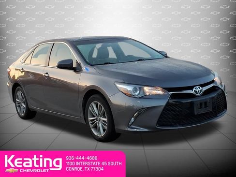 Used 2017 Toyota Camry SE FWD image 3