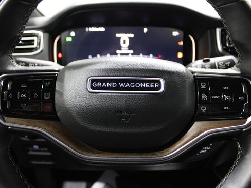 Used 2023 Jeep Grand Wagoneer 4WD image 11