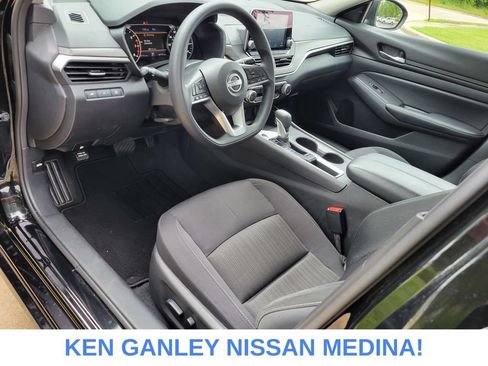 Certified 2025 Nissan Altima 2.5 SV FWD image 25