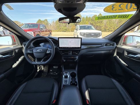 Used 2023 Ford Escape ST-Line Select w/ Tech Pack #2 image 11